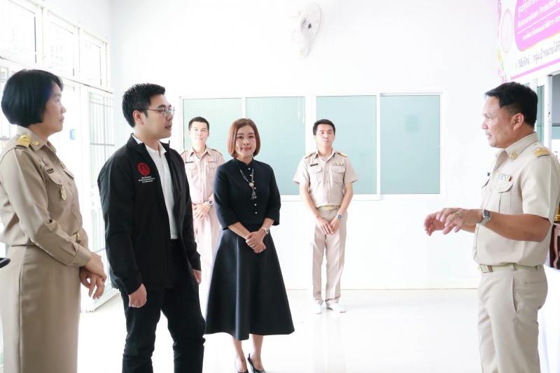 นายเอนกชัย เรืองร�