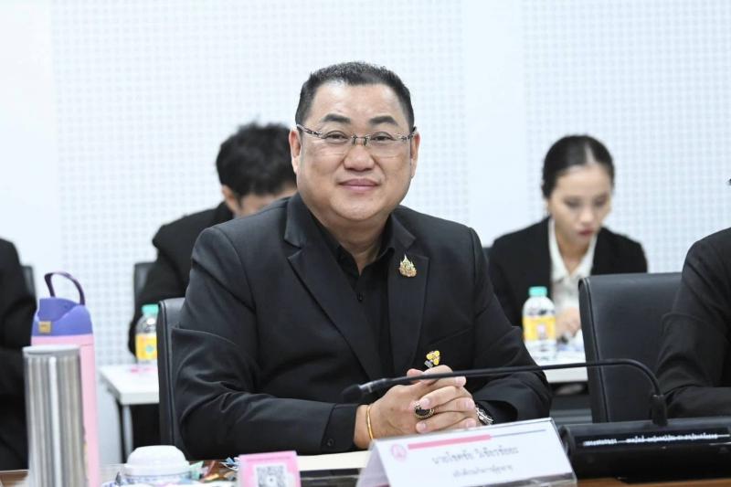 รมว.พม. ประชุมหารื�