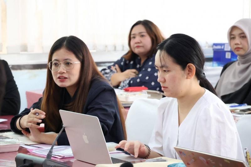 นางณิชาพัชฌ์ เพ็ช�