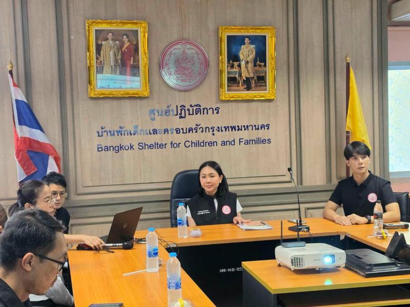 นางสาวชนก จันทาทอ�