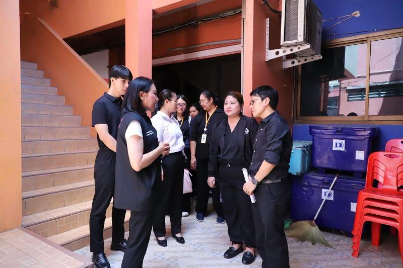 นางสาวชนก จันทาทอ�