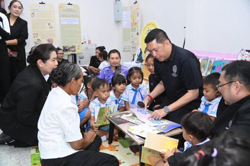 "นิกร" รมว.พม. ชู�