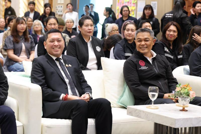 รมว.พม. เป็นประธาน�