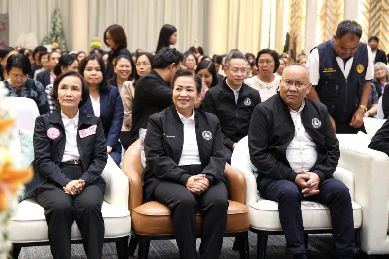 รมว.พม. เป็นประธาน�