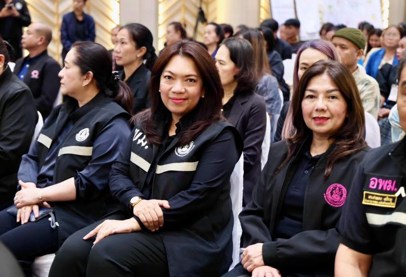 รมว.พม. เป็นประธาน�