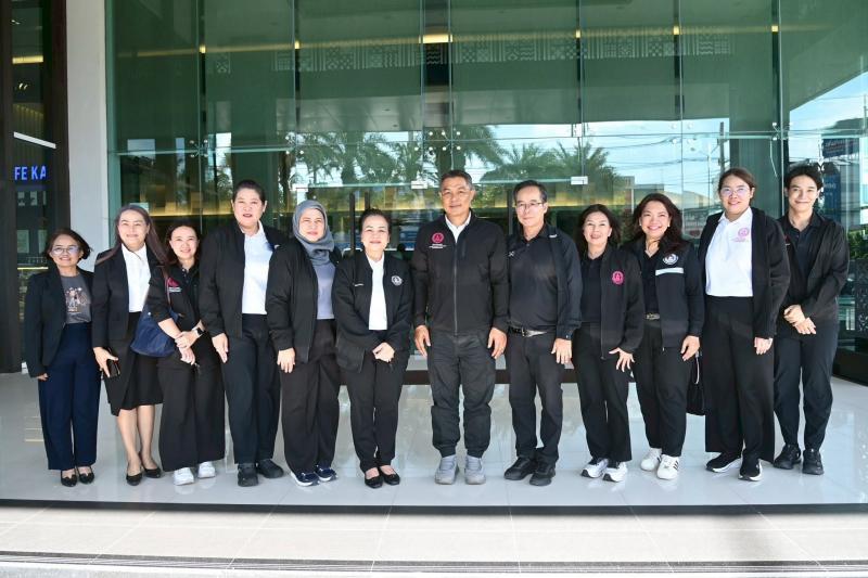 รมว.พม. มอบแนวทางก�