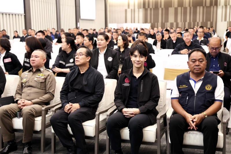 รมว.พม. มอบแนวทางก�