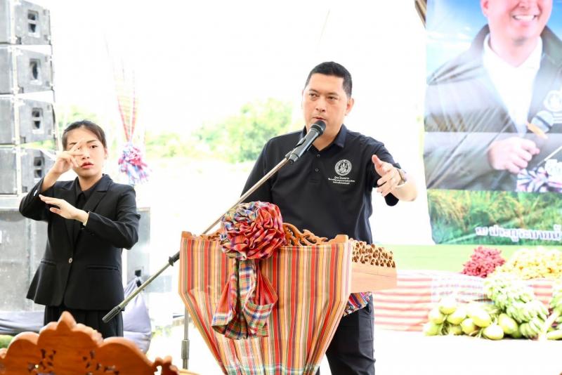 รมว.พม. พร้อมด้วย ร�