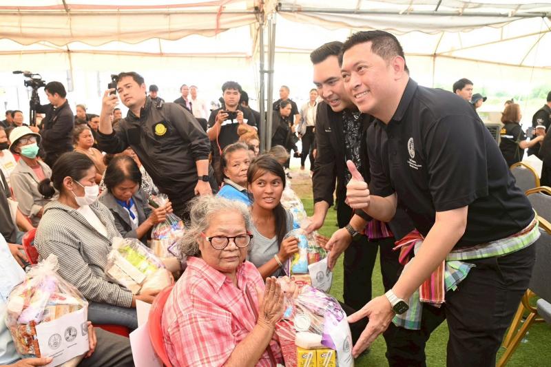 รมว.พม. พร้อมด้วย ร�