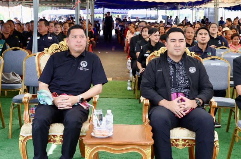 รมว.พม. พร้อมด้วย ร�