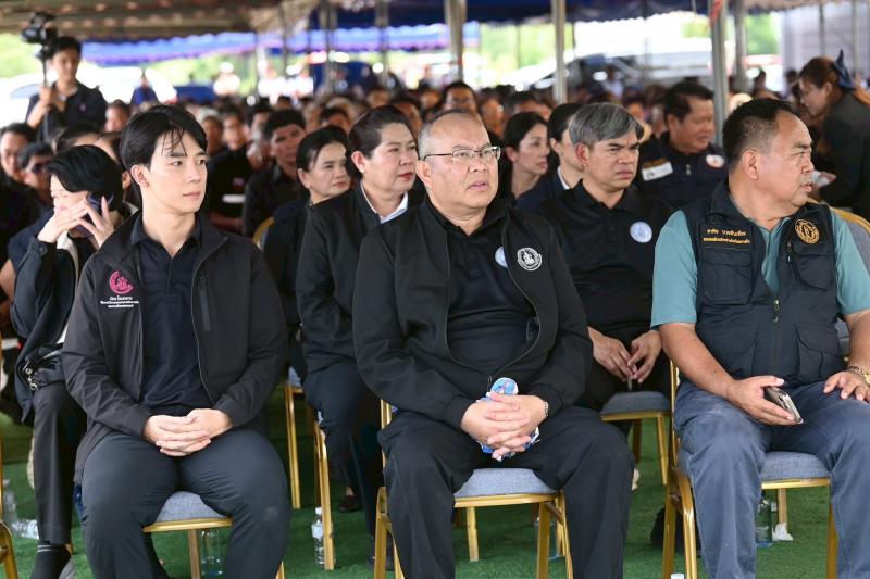 รมว.พม. พร้อมด้วย ร�