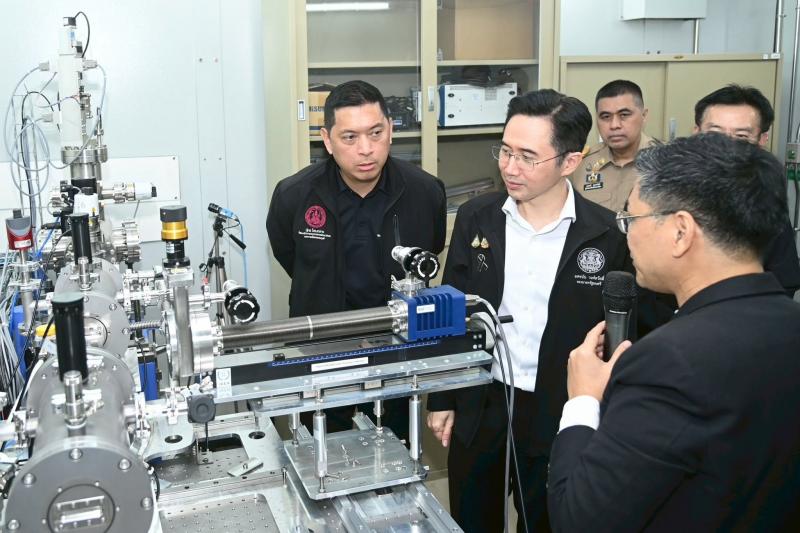 รมว.พม. ร่วมตรวจเย�