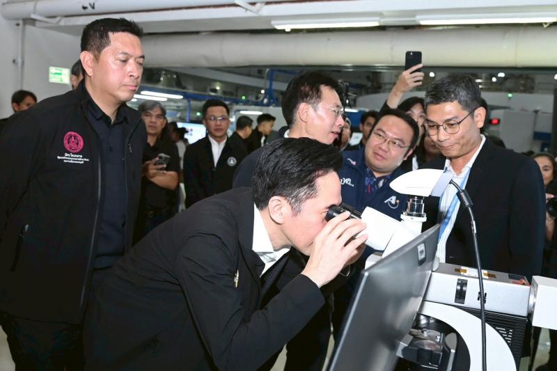 รมว.พม. ร่วมตรวจเย�