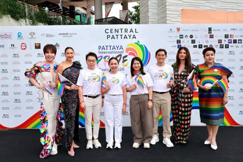 นางสาวชนก จันทาทอ�
