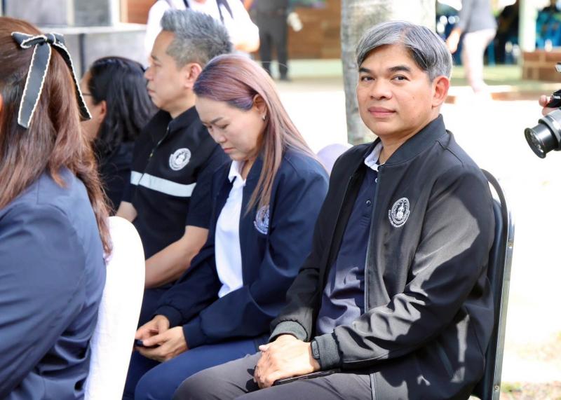รมว.พม. ลงพื้นที่บ�