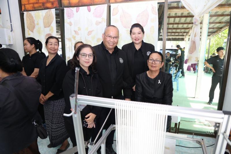 รมว.พม. ลงพื้นที่บ�