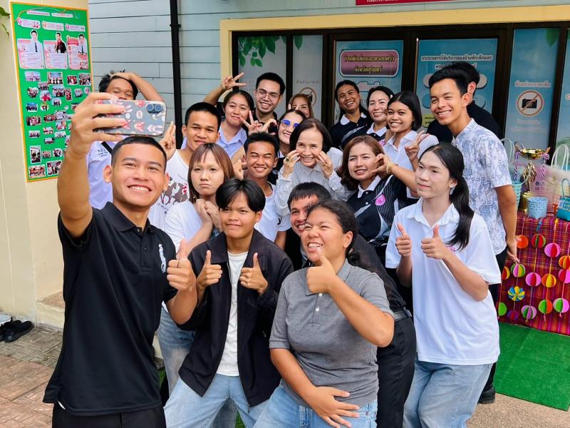 นางวาสนา ทองจันทร�