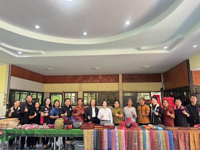 นางวาสนา ทองจันทร�