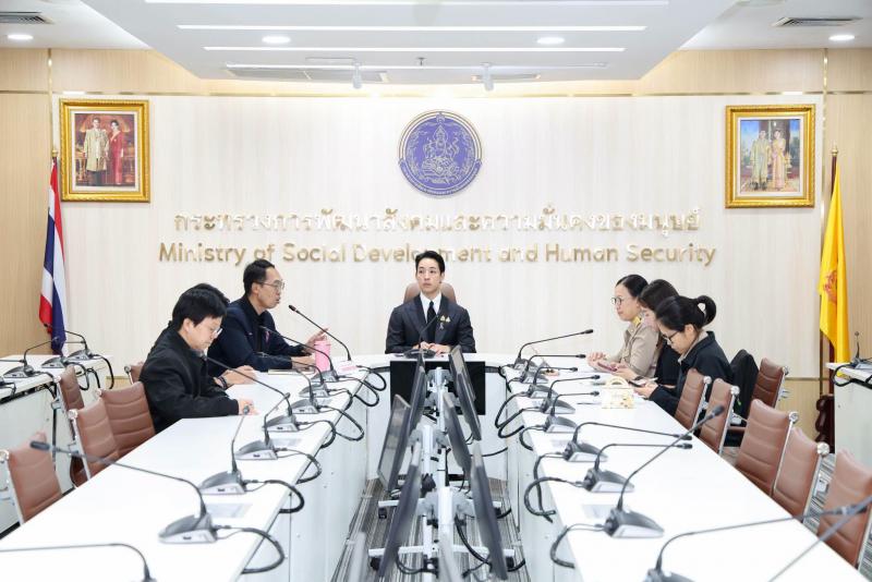 นายภูร์ผา ไทยแท้ โ