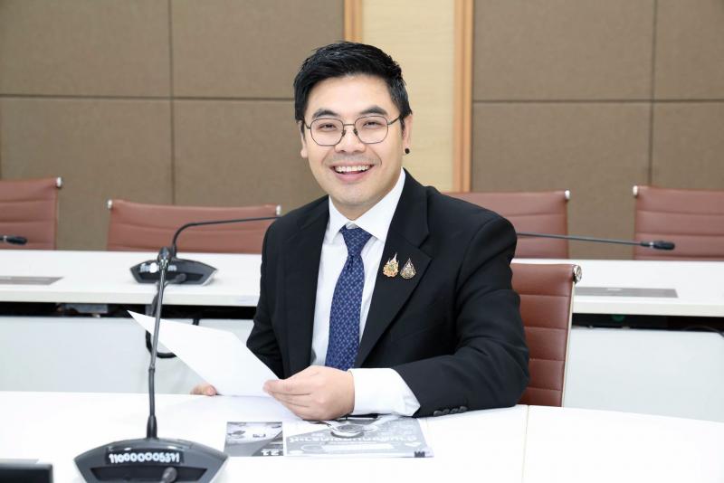 นายภูร์ผา ไทยแท้ โ