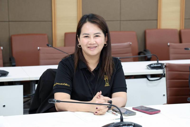 นายภูร์ผา ไทยแท้ โ