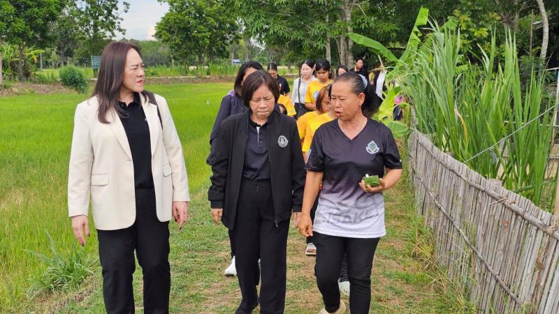 นางสาวสุนีย์ ศรีส�