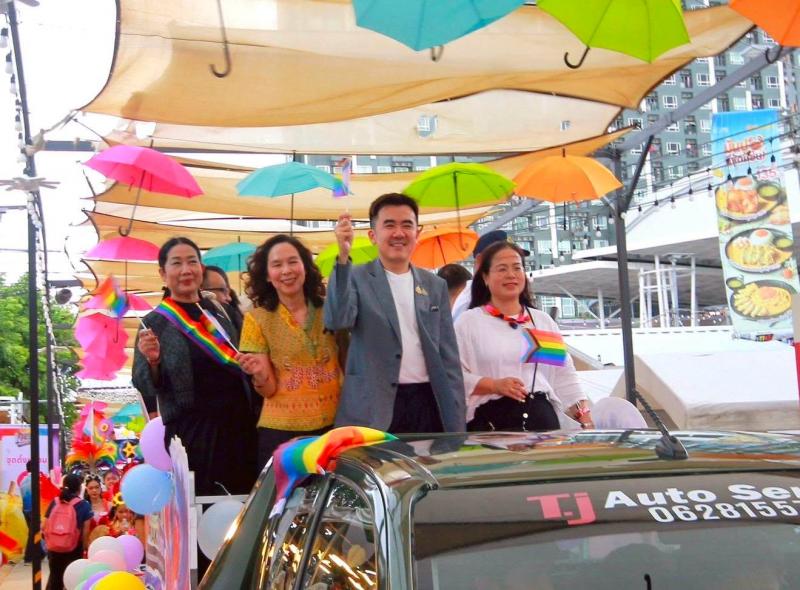 นายชนินทร์ รุ่งธน�
