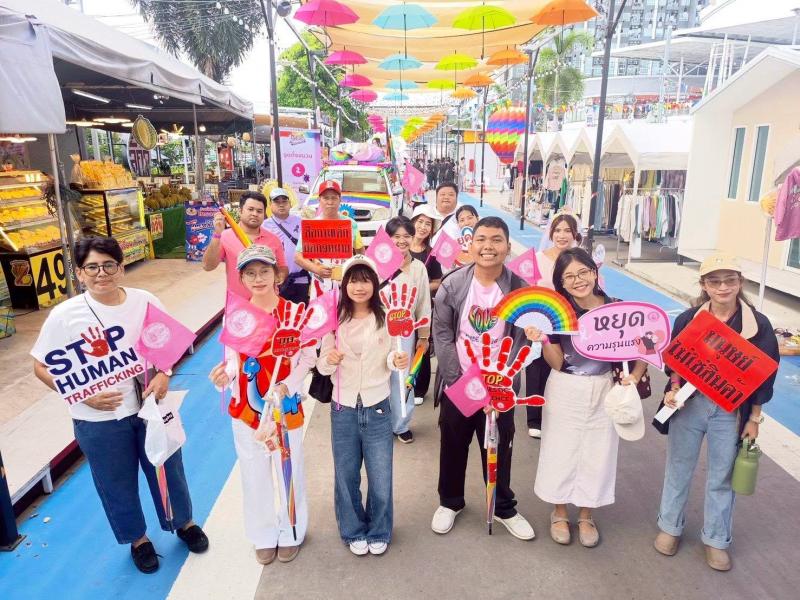 นายชนินทร์ รุ่งธน�