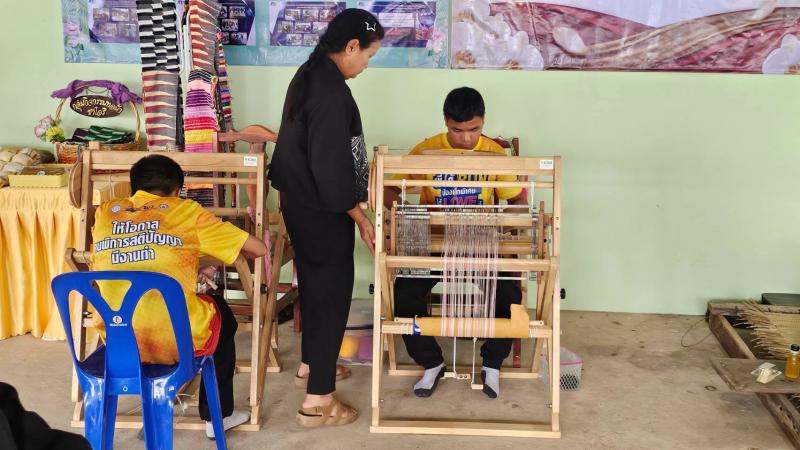 นางสาวสุนีย์ ศรีส�