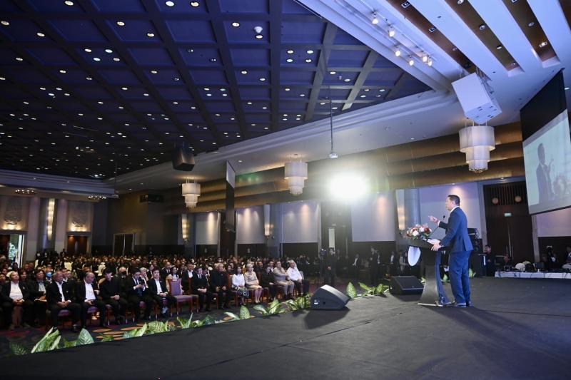"นิกร" รมว.พม. ปล�