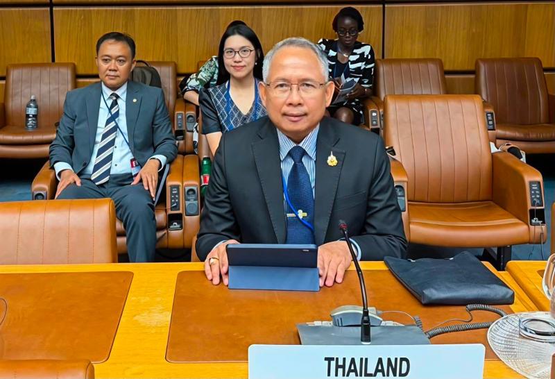 ปลัด พม. เป็นหัวหน�