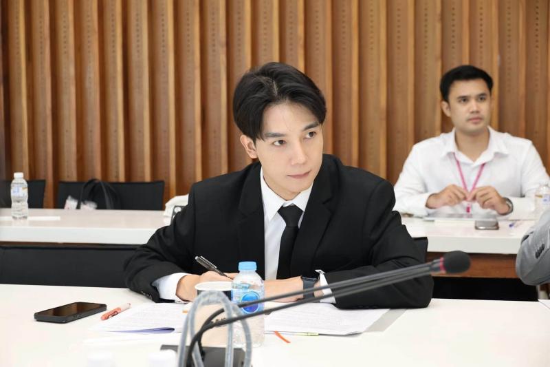 นายนิกร โสมกลาง รั