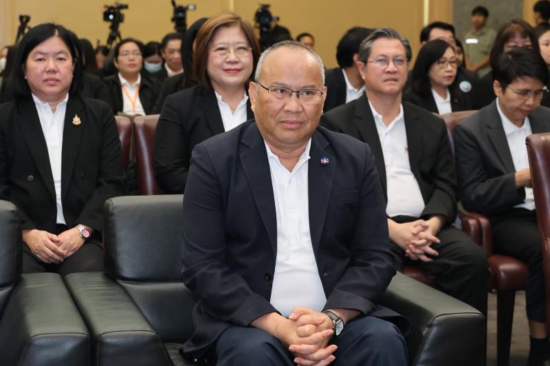 นางสาวสุนีย์ ศรีส�