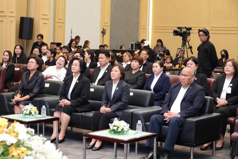 นางสาวสุนีย์ ศรีส�