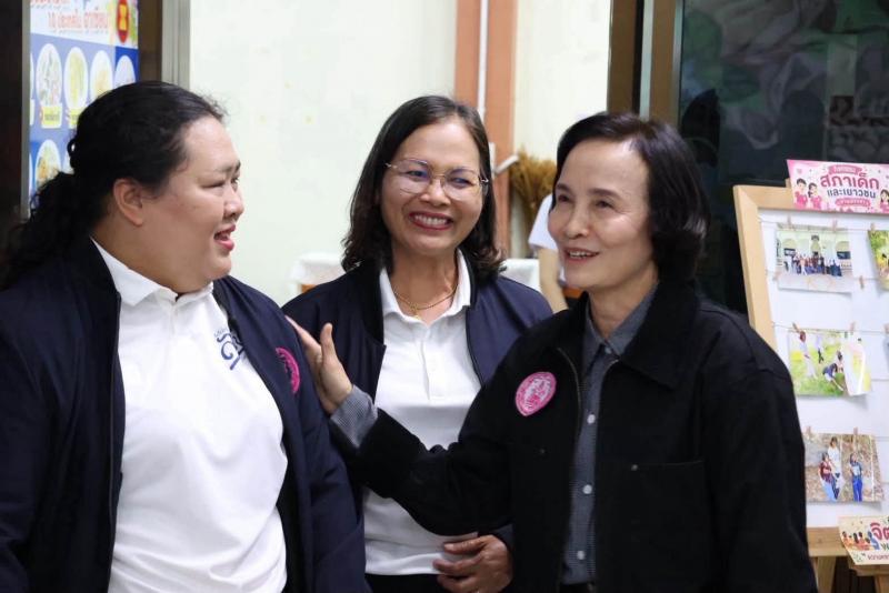 นางวาสนา ทองจันทร�
