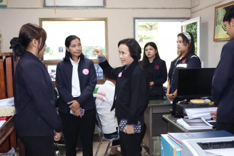 นางวาสนา ทองจันทร�