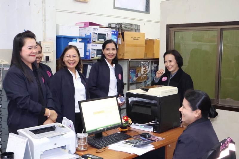 นางวาสนา ทองจันทร�