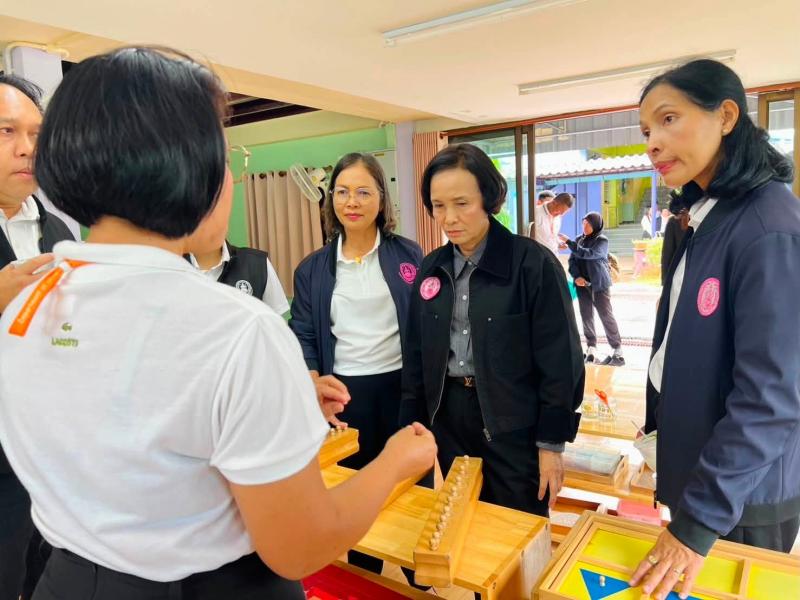 นางวาสนา ทองจันทร�
