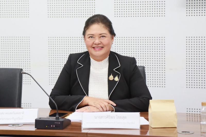 นางสาวสุนีย์ ศรีส�