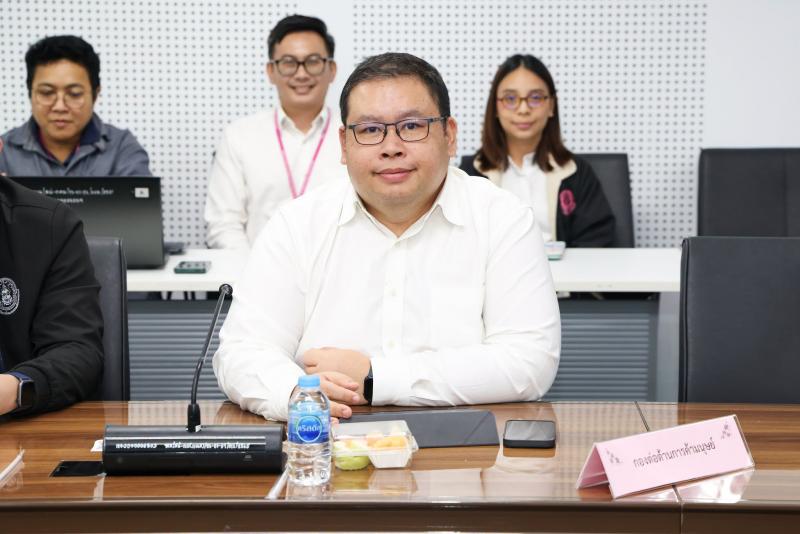 นางเตือนใจ คงสมบั�