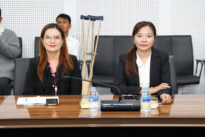 นางเตือนใจ คงสมบั�