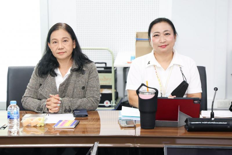 นางเตือนใจ คงสมบั�