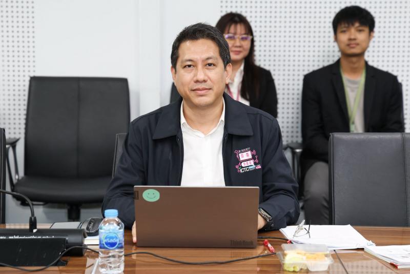 นางเตือนใจ คงสมบั�