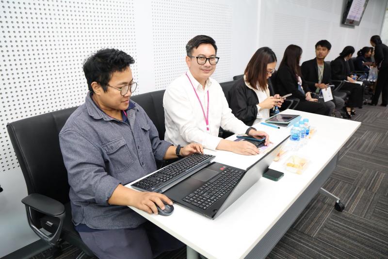 นางเตือนใจ คงสมบั�