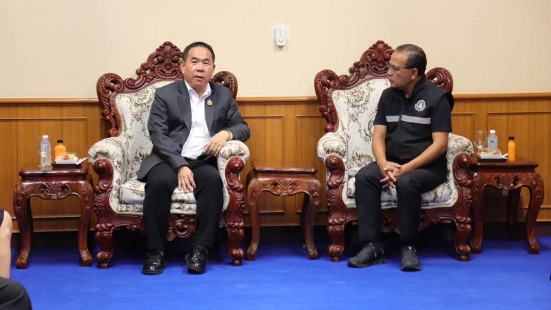 นายอุเทน ชนะกุล ผู