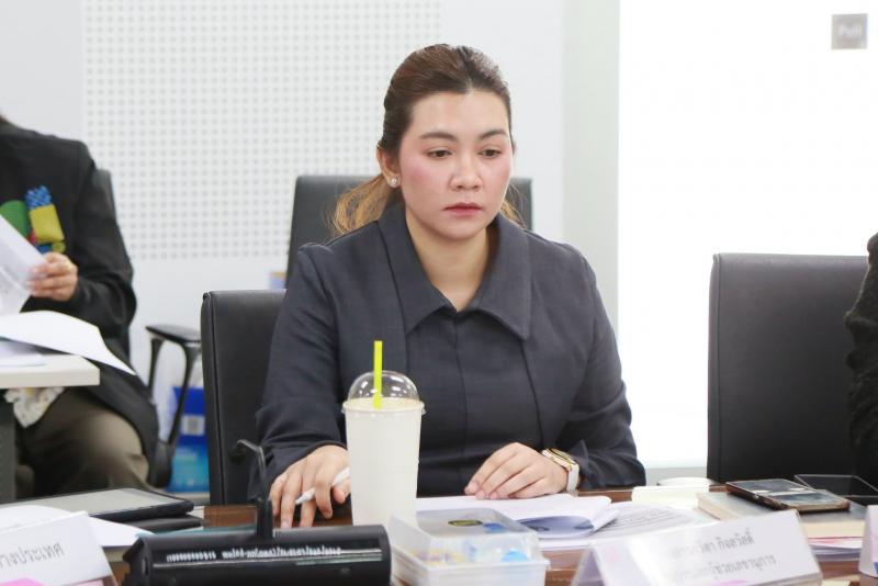 นางเตือนใจ คงสมบั�