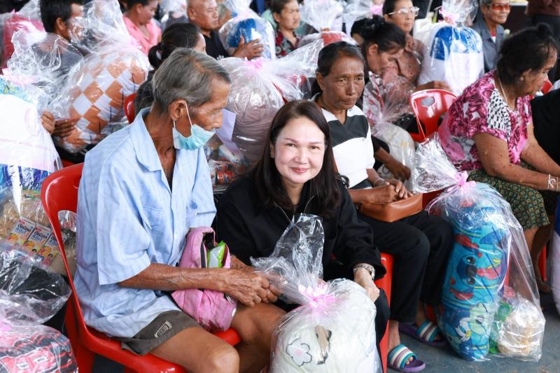 รมว.พม. เป็นประธาน�