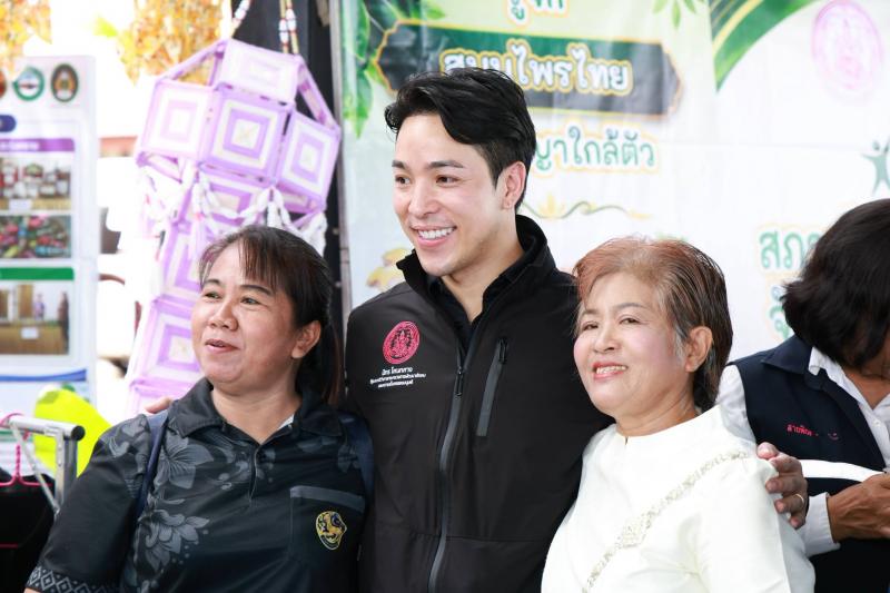 รมว.พม. เป็นประธาน�