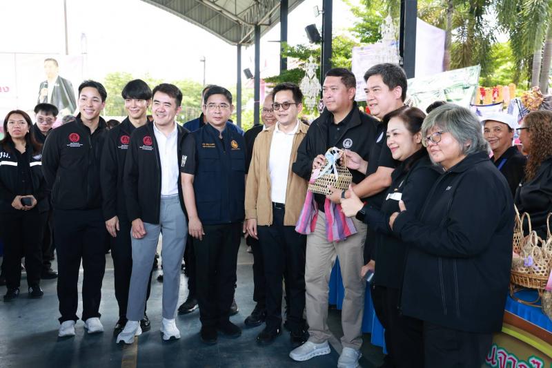 รมว.พม. เป็นประธาน�