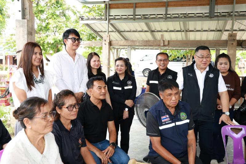 รมว.พม. ลงพื้นที่พ�